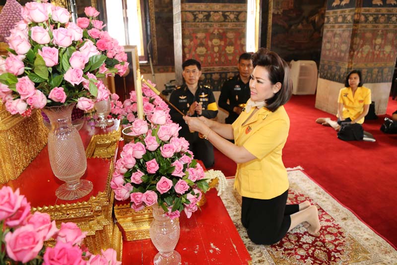 031 นายกสมาคมภริยาฯ เป็นเจ้าภาพบรรพชาสามเณร พงศกร ทุมมานาม ณ วัดปทุมวนาราม เขตปทุมวัน กรุงเทพฯ เมื่อวันที่ ๖ พฤศจิกายน ๒๕๕๘