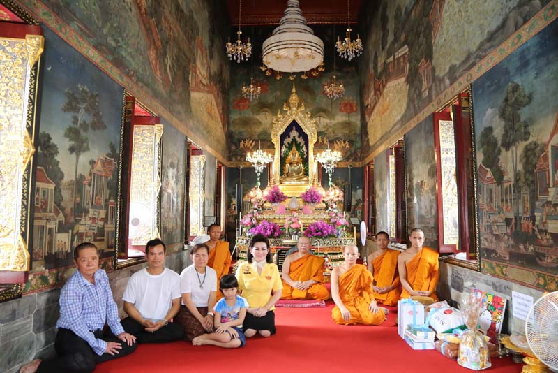 031 นายกสมาคมภริยาฯ เป็นเจ้าภาพบรรพชาสามเณร พงศกร ทุมมานาม ณ วัดปทุมวนาราม เขตปทุมวัน กรุงเทพฯ เมื่อวันที่ ๖ พฤศจิกายน ๒๕๕๘