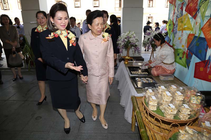 033 วันคล้ายวันสถาปนาสมาคมภริยาข้าราชการสำนักงานปลัดกระทรวงกลาโหม ครบรอบ ๒๕ ปี เมื่อวันที่ ๙ พฤศจิกายน ๒๕๕๘