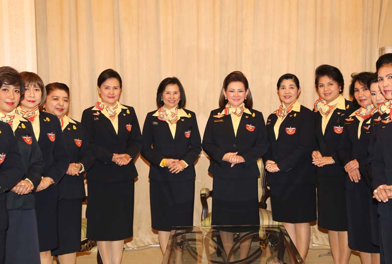 034 นายกสมาคมภริยาฯ นำคณะกรรมการสมาคมฯ บันทึกเทปโทรทัศน์ถวายพระพร เนื่องในโอกาสวันเฉลิมพระชนมพรรษาพระบาทสมเด็จพระเจ้าอยู่หัว ๕ ธันวาคม ๒๕๕๘