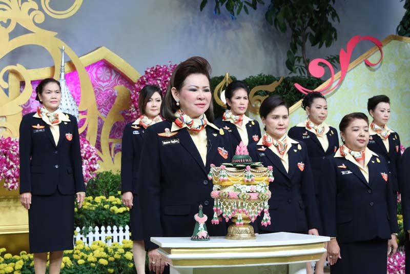 034 นายกสมาคมภริยาฯ นำคณะกรรมการสมาคมฯ บันทึกเทปโทรทัศน์ถวายพระพร เนื่องในโอกาสวันเฉลิมพระชนมพรรษาพระบาทสมเด็จพระเจ้าอยู่หัว ๕ ธันวาคม ๒๕๕๘