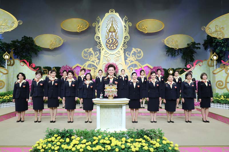 034 นายกสมาคมภริยาฯ นำคณะกรรมการสมาคมฯ บันทึกเทปโทรทัศน์ถวายพระพร เนื่องในโอกาสวันเฉลิมพระชนมพรรษาพระบาทสมเด็จพระเจ้าอยู่หัว ๕ ธันวาคม ๒๕๕๘