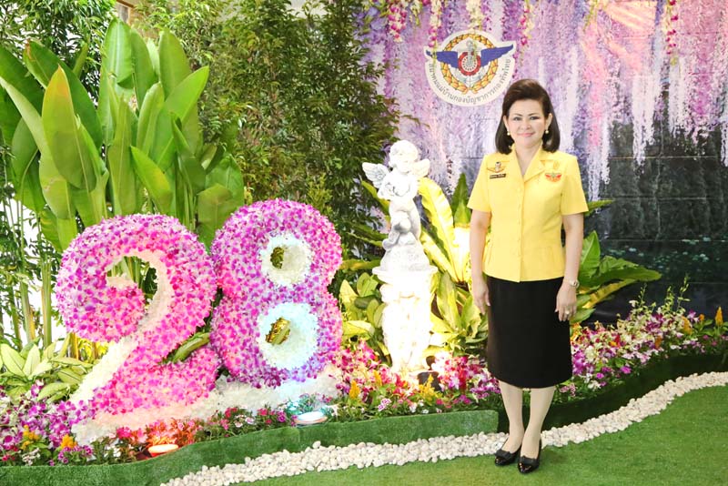 036 นายกสมาคมภริยาฯ พร้อมด้วยคณะกรรมการสมาคมฯ ร่วมเป็นเกียรติในงานวันคล้ายวันสถาปนาสมาคมแม่บ้านกองบัญชาการกองทัพไทย