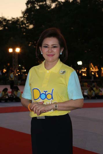 045 ปลัดกระทรวงกลาโหม และ นายกสมาคมภริยาฯ รับเสด็จ สมเด็จพระบรมโอรสาธิราชฯสยามมกุฎราชกุมารฯ และเข้าร่วมงานกิจกรรมเฉลิมพระเกียรติ BIKE FOR DAD ในวันศุกร์ที่ ๑๑ ธันวาคม ๒๕๕๘