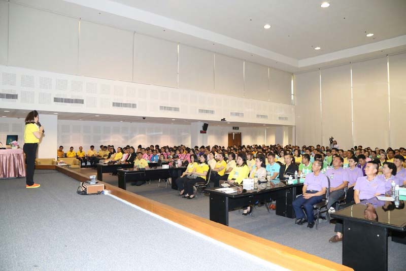 046 นายกสมาคมภริยาฯ เป็นประธานจัดงานพบปะเยี่ยมเยือนกำลังพล โครงการ "ครอบครัวอบอุ่นใจ สายใยภริยากำลังพล + รักษ์สุขภาพดีมีความสุข"