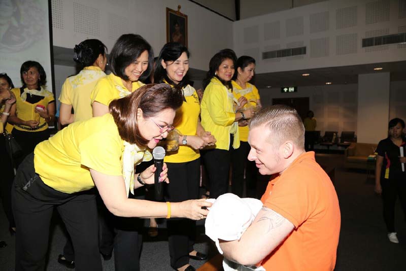 046 นายกสมาคมภริยาฯ เป็นประธานจัดงานพบปะเยี่ยมเยือนกำลังพล โครงการ "ครอบครัวอบอุ่นใจ สายใยภริยากำลังพล + รักษ์สุขภาพดีมีความสุข"