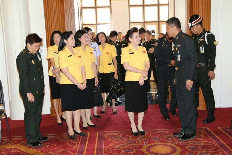 049 นายกสมาคมภริยาฯ และสมาชิกฯ ร่วมกิจกรรมบริจาคโลหิตถวายเป็นพระราชกุศล เนื่องในวโรกาสเฉลิมพระชนมพรรษาพระบาทสมเด็จพระเจ้าอยู่หัว ณ ห้องพินิตประชานาถ ศาลาว่าการกลาโหม