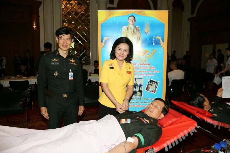 049 นายกสมาคมภริยาฯ และสมาชิกฯ ร่วมกิจกรรมบริจาคโลหิตถวายเป็นพระราชกุศล เนื่องในวโรกาสเฉลิมพระชนมพรรษาพระบาทสมเด็จพระเจ้าอยู่หัว ณ ห้องพินิตประชานาถ ศาลาว่าการกลาโหม