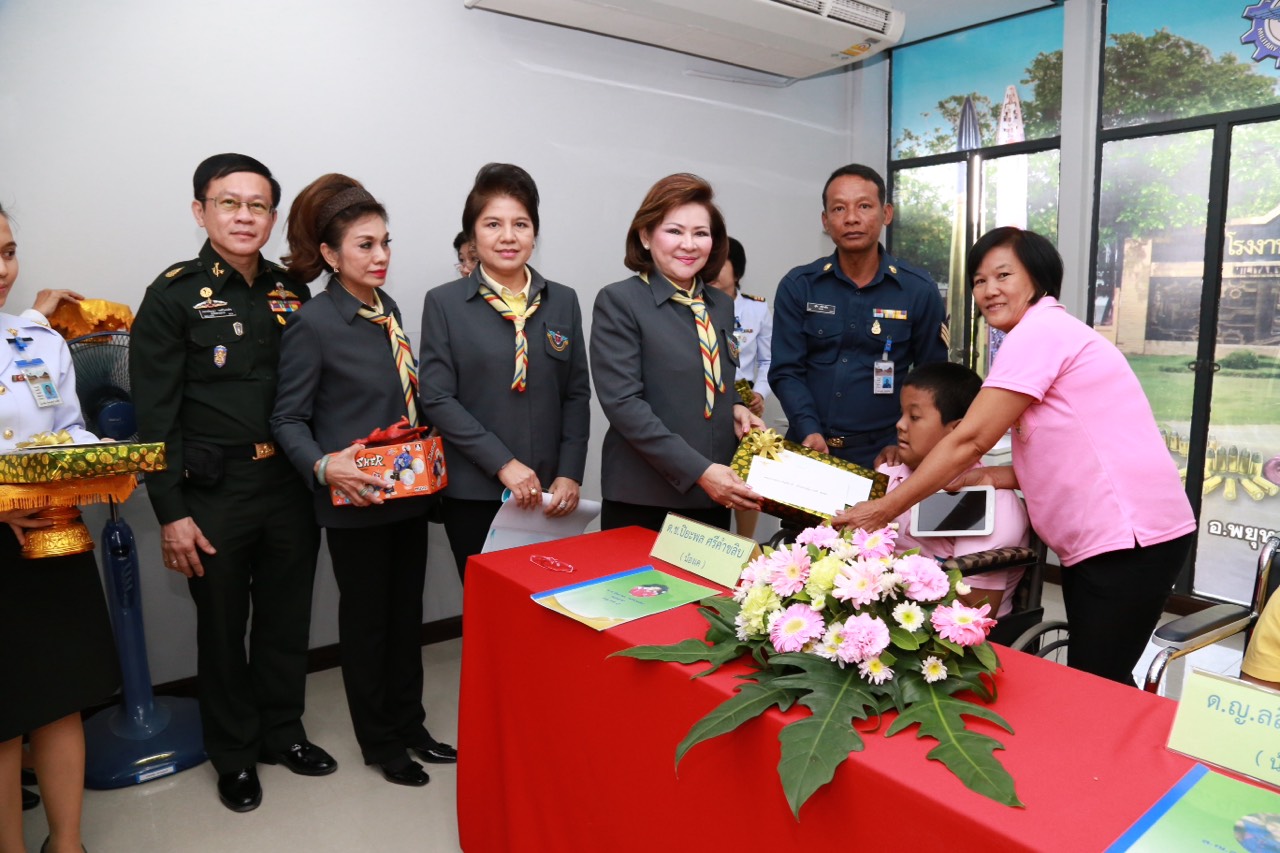 078 นายกสมาคมภริยาฯ นำคณะกรรมการฯ ตรวจเยี่ยมการดำเนินโครงการทั้ง 4 โครงการ ณ.โรงงานวัตถุระเบิดทหาร