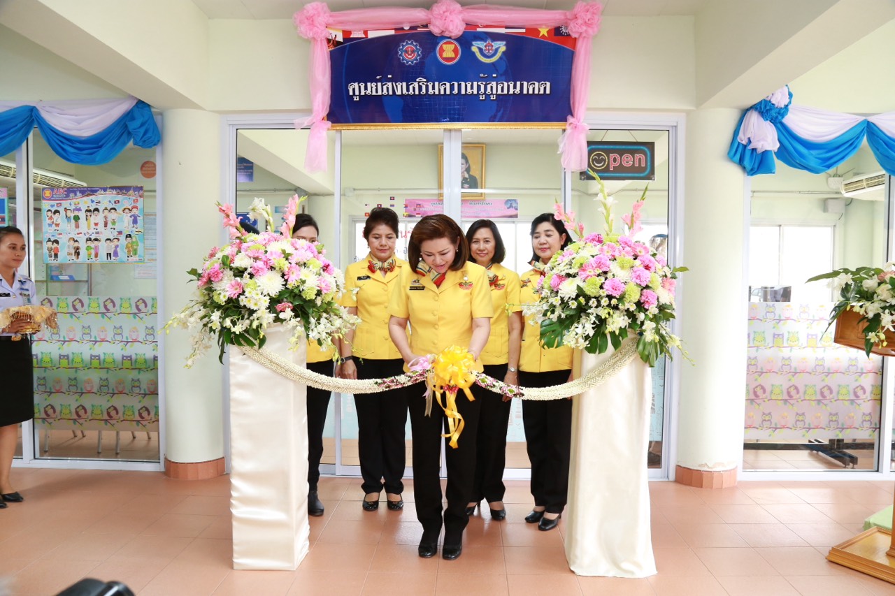 078 นายกสมาคมภริยาฯ นำคณะกรรมการฯ ตรวจเยี่ยมการดำเนินโครงการทั้ง 4 โครงการ ณ.โรงงานวัตถุระเบิดทหาร