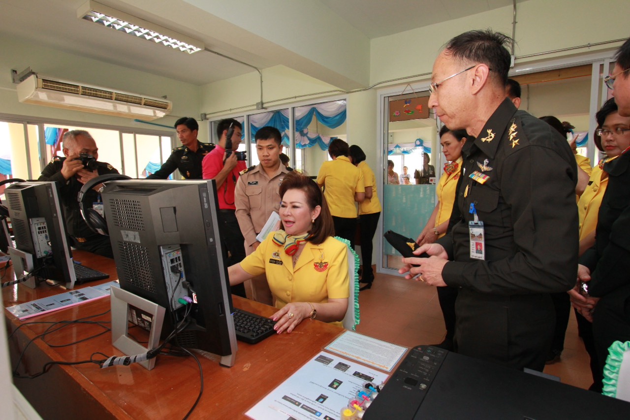 078 นายกสมาคมภริยาฯ นำคณะกรรมการฯ ตรวจเยี่ยมการดำเนินโครงการทั้ง 4 โครงการ ณ.โรงงานวัตถุระเบิดทหาร
