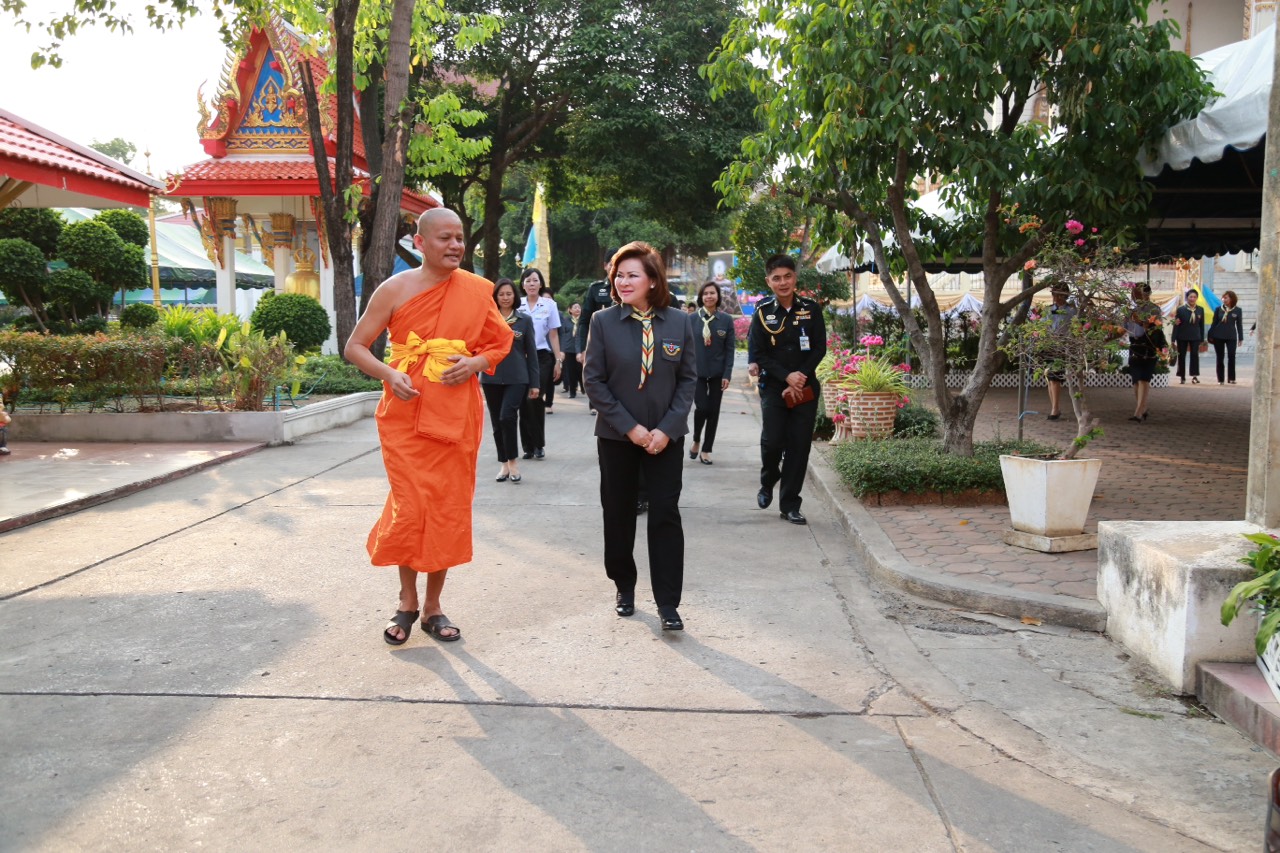 079 นายกสมาคมภริยาฯ นำคณะกรรมการฯ เข้าสักการะสิ่งศักดิ์สิทธิ์ ที่วัดวรนาถบรรพต(วัดเขากบ)