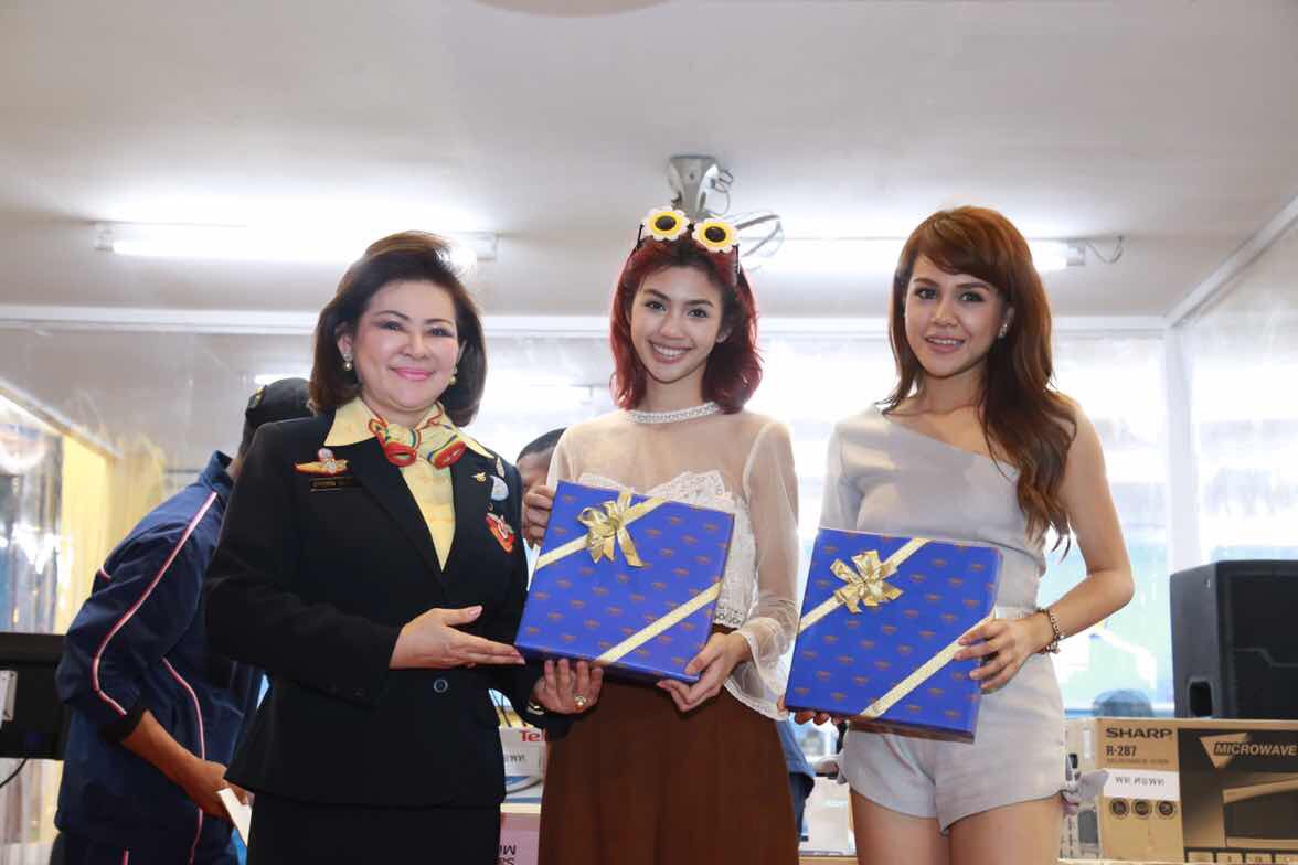 089 การออกร้านสำนักงานปลัดกระทรวงกลาโหมและ ร้านสมาคมภริยาฯ ในงานกาชาดปี ๒๕๕๙ ๓๐ มีนาคม - ๗ เมษายน ๒๕๕๙