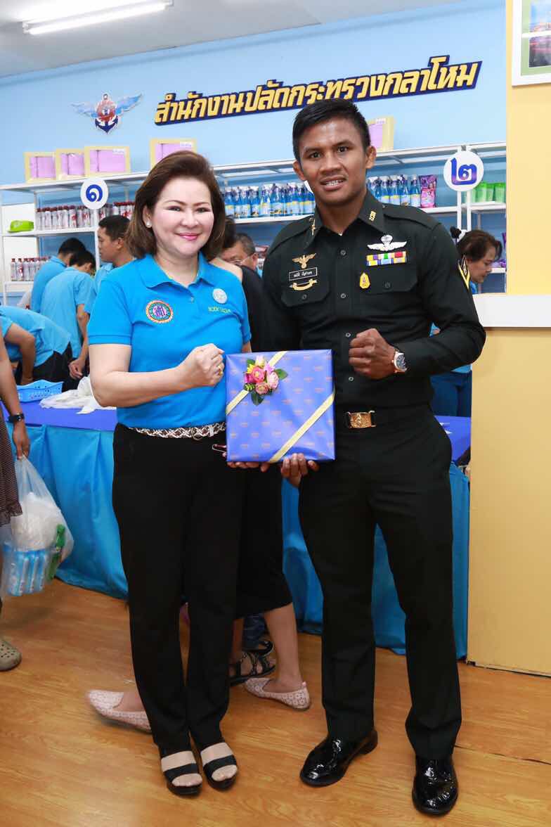 089 การออกร้านสำนักงานปลัดกระทรวงกลาโหมและ ร้านสมาคมภริยาฯ ในงานกาชาดปี ๒๕๕๙ ๓๐ มีนาคม - ๗ เมษายน ๒๕๕๙