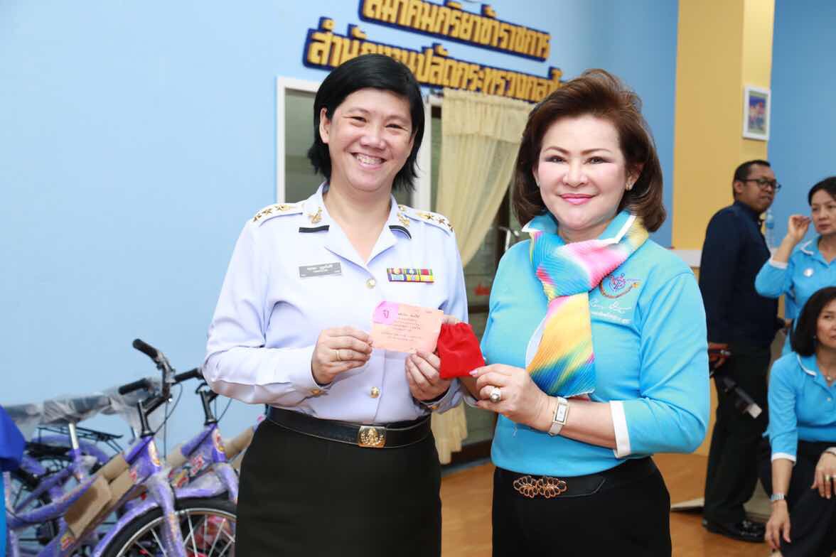 089 การออกร้านสำนักงานปลัดกระทรวงกลาโหมและ ร้านสมาคมภริยาฯ ในงานกาชาดปี ๒๕๕๙ ๓๐ มีนาคม - ๗ เมษายน ๒๕๕๙