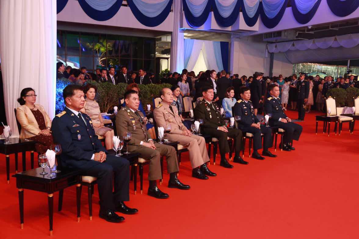 093 ปลัดกระทรวงกลาโหมและนายกสมาคมภริยาฯ ร่วมงานเลี้ยงรับรองเนื่องในวันกองทัพอากาศ ประจำปี ๒๕๕๙