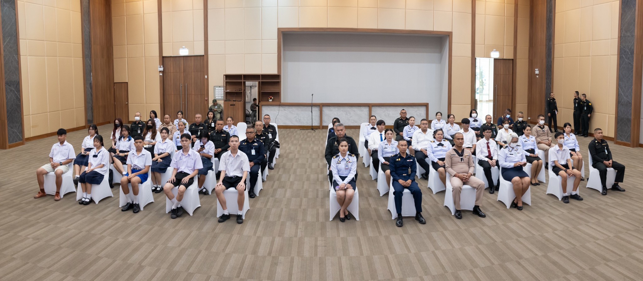 ๐๗๒ พิธีมอบทุนการศึกษาประเภทเรียนดีสมาคมภริยาข้าราชการสำนักงานปลัดกระทรวงกลาโหม