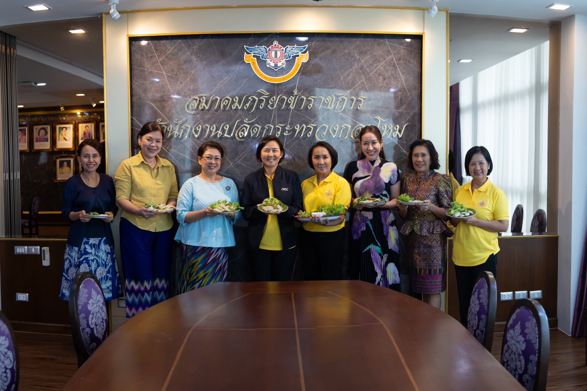 ๐๘๒ กิจกรรมเรียนรู้การทำขนมจีบแป้งสิบโบราณ ของโครงการศูนย์ส่งเสริมการเรียนรู้ สมาคมภริยาข้าราชการ...