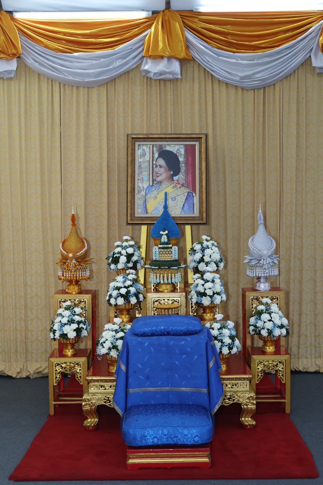 ๑๐๒ พิธีเจริญพระพุทธมนต์ และพิธีทำบุญตักบาตรถวายเป็นพระราชกุศล เนื่องในโอกาสวันเฉลิมพระชนมพรรษา ส...