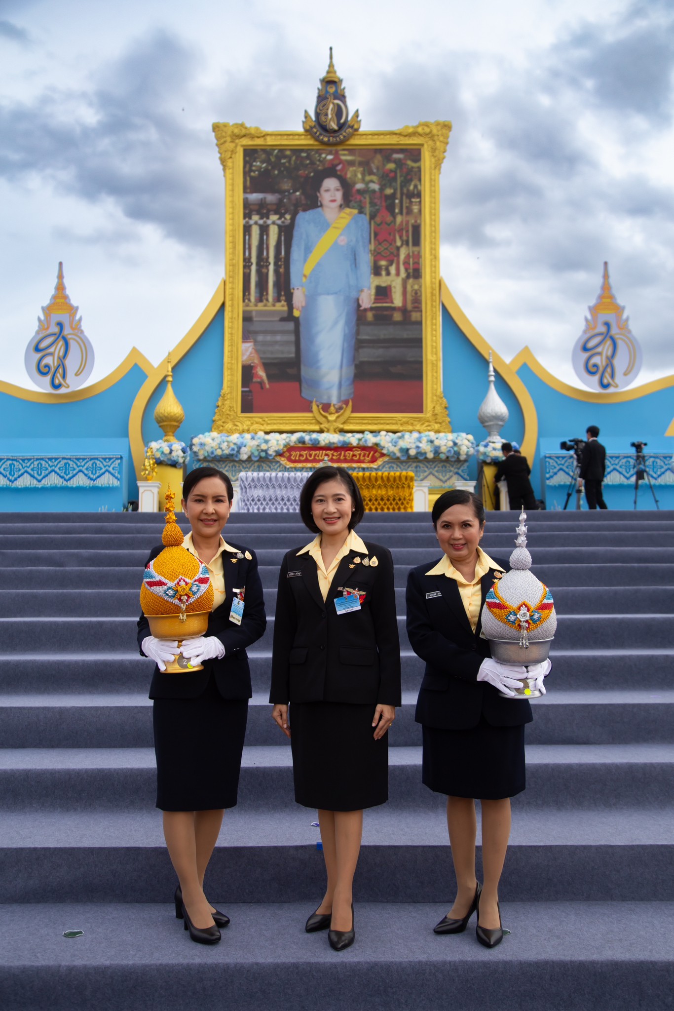 ๑๐๕ พิธีถวายเครื่องราชสักการะ วางพานพุ่มและจุดเทียนถวายพระพรชัยมงคล เนื่องในโอกาสวันเฉลิมพระชนมพรรษา สมเด็จพระนางเจ้าสิริกิติ์ พระบรมราชินีนาถ พระบรมราชชนนีพันปีหลวง ๑๒ สิงหาคม ๒๕๖๗
