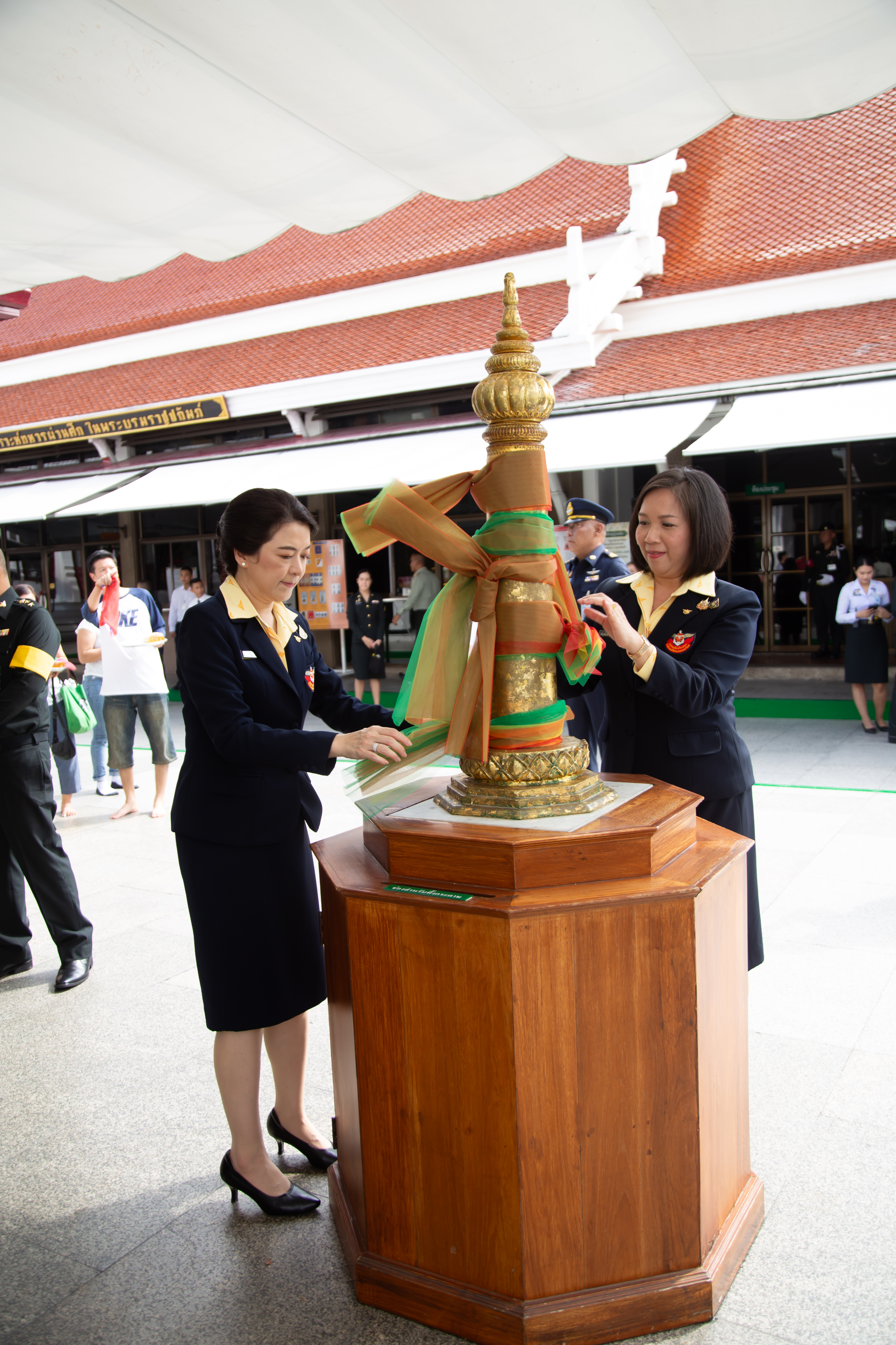 ๐๕ พิธีสักการะสิ่งศักดิ์สิทธิ์ เนื่องในโอกาสเข้ารับตำแหน่งใหม่ของคณะกรรมการบริหารสมาคมภริยาข้าราชการสำนักงานปลัดกระทรวงกลาโหม ประจำปีงบประมาณ พ.ศ.๒๕๖๘