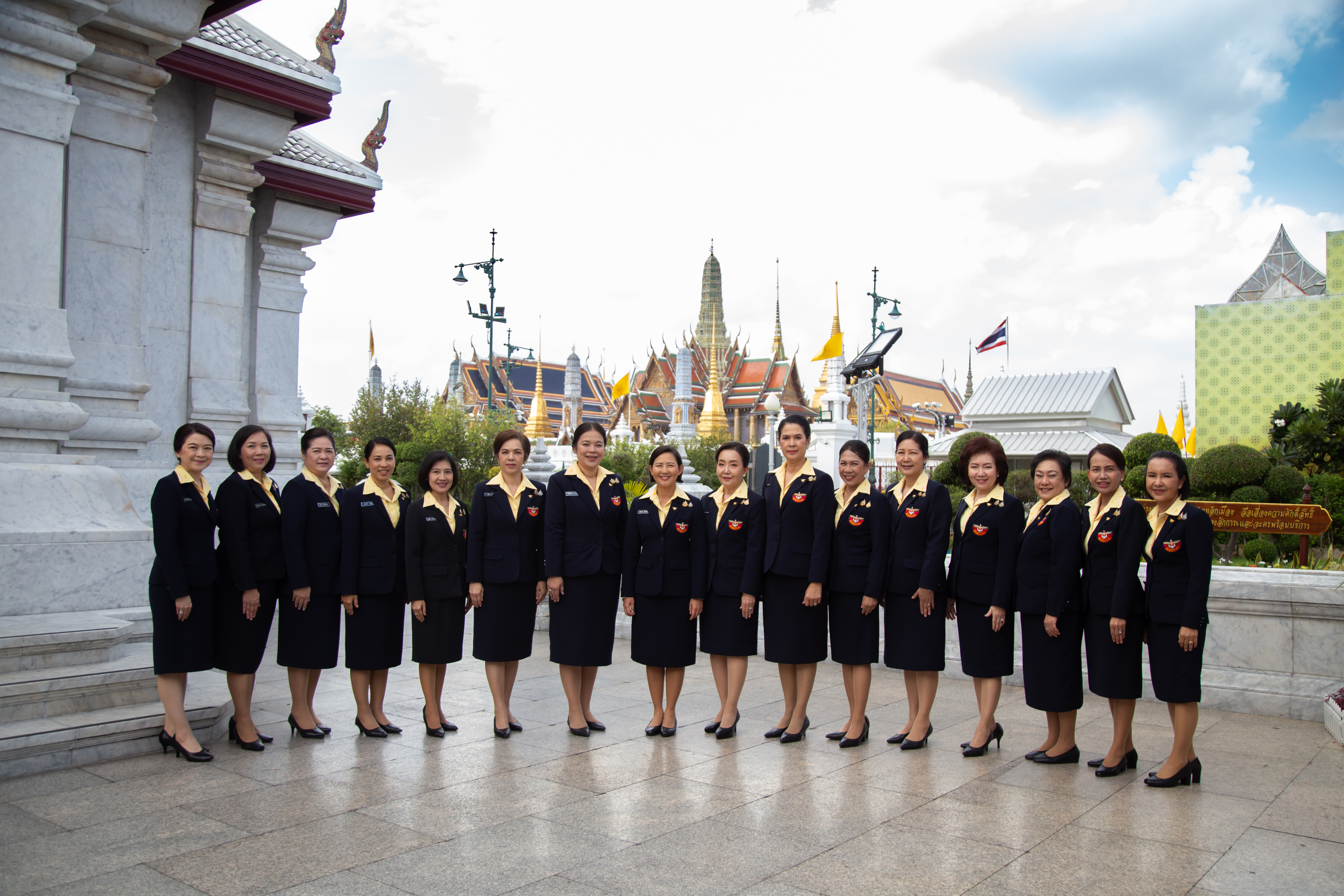 ๐๕ พิธีสักการะสิ่งศักดิ์สิทธิ์ เนื่องในโอกาสเข้ารับตำแหน่งใหม่ของคณะกรรมการบริหารสมาคมภริยาข้าราชการสำนักงานปลัดกระทรวงกลาโหม ประจำปีงบประมาณ พ.ศ.๒๕๖๘
