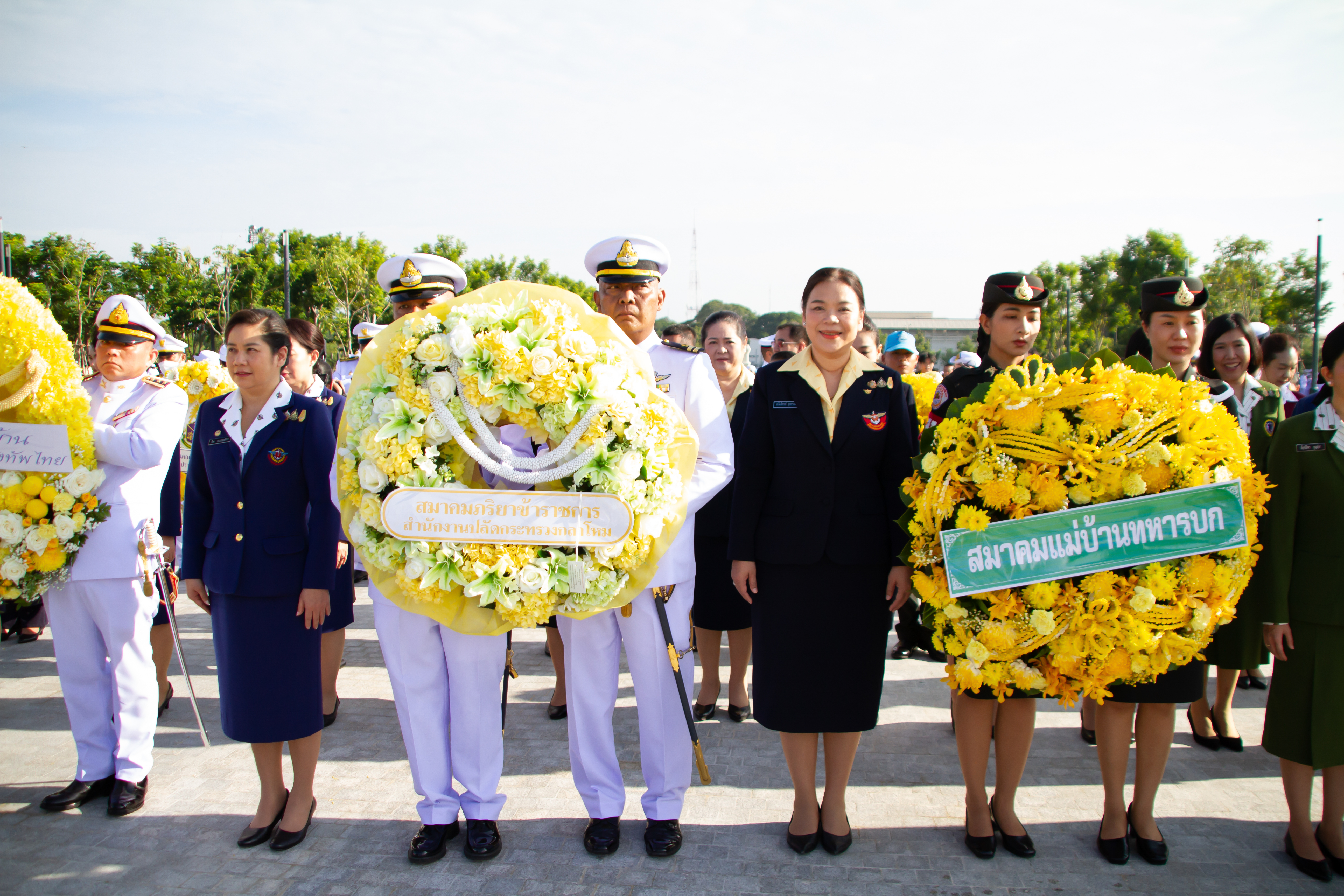 ๐๖ พิธีวางพวงมาลาถวายราชสักการะพระบรมราชานุสาวรีย์ พระบาทสมเด็จพระบรมชนกาธิเบศร มหาภูมิพลอดุลยเดชมหาราช บรมนาถบพิตร เนื่องในวันนวมินทรมหาราช พุทธศักราช ๒๕๖๗