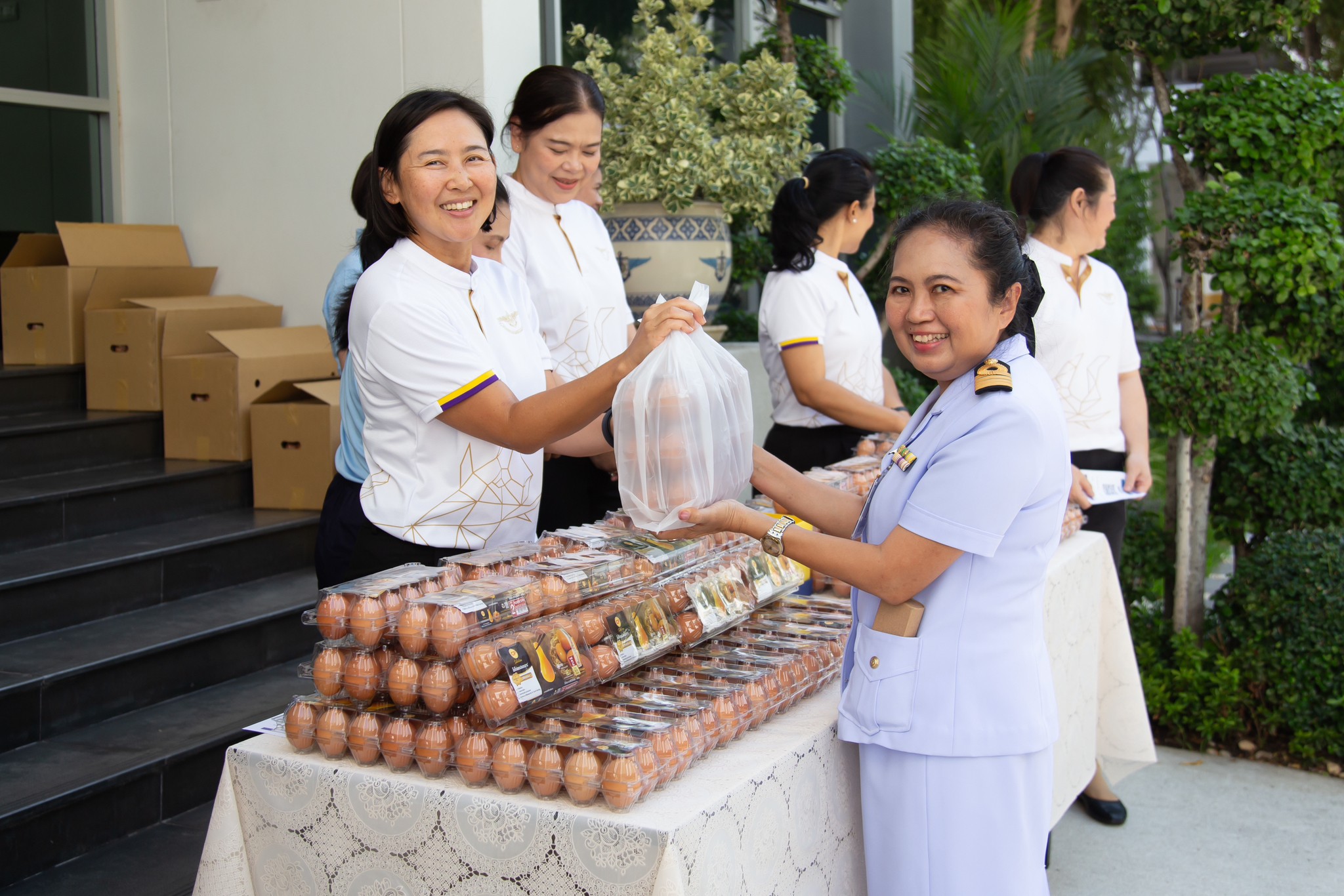 ๒๙ กิจกรรมการจำหน่ายไข่ไก่สด CP ราคาถูกเพื่อเป็นสวัสดิการให้แก่กำลังพลสำนักงานปลัดกระทรวงกลาโหม