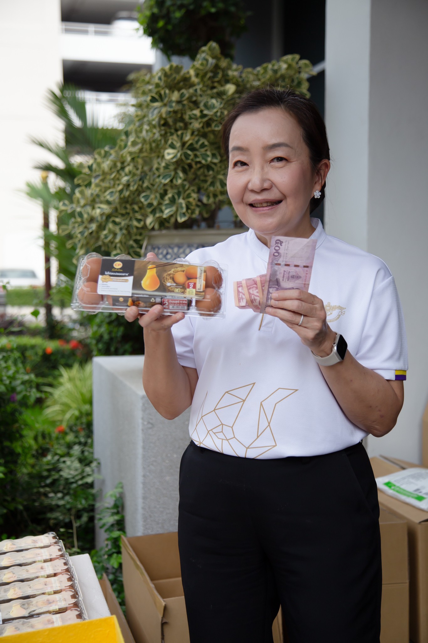 ๒๙ กิจกรรมการจำหน่ายไข่ไก่สด CP ราคาถูกเพื่อเป็นสวัสดิการให้แก่กำลังพลสำนักงานปลัดกระทรวงกลาโหม