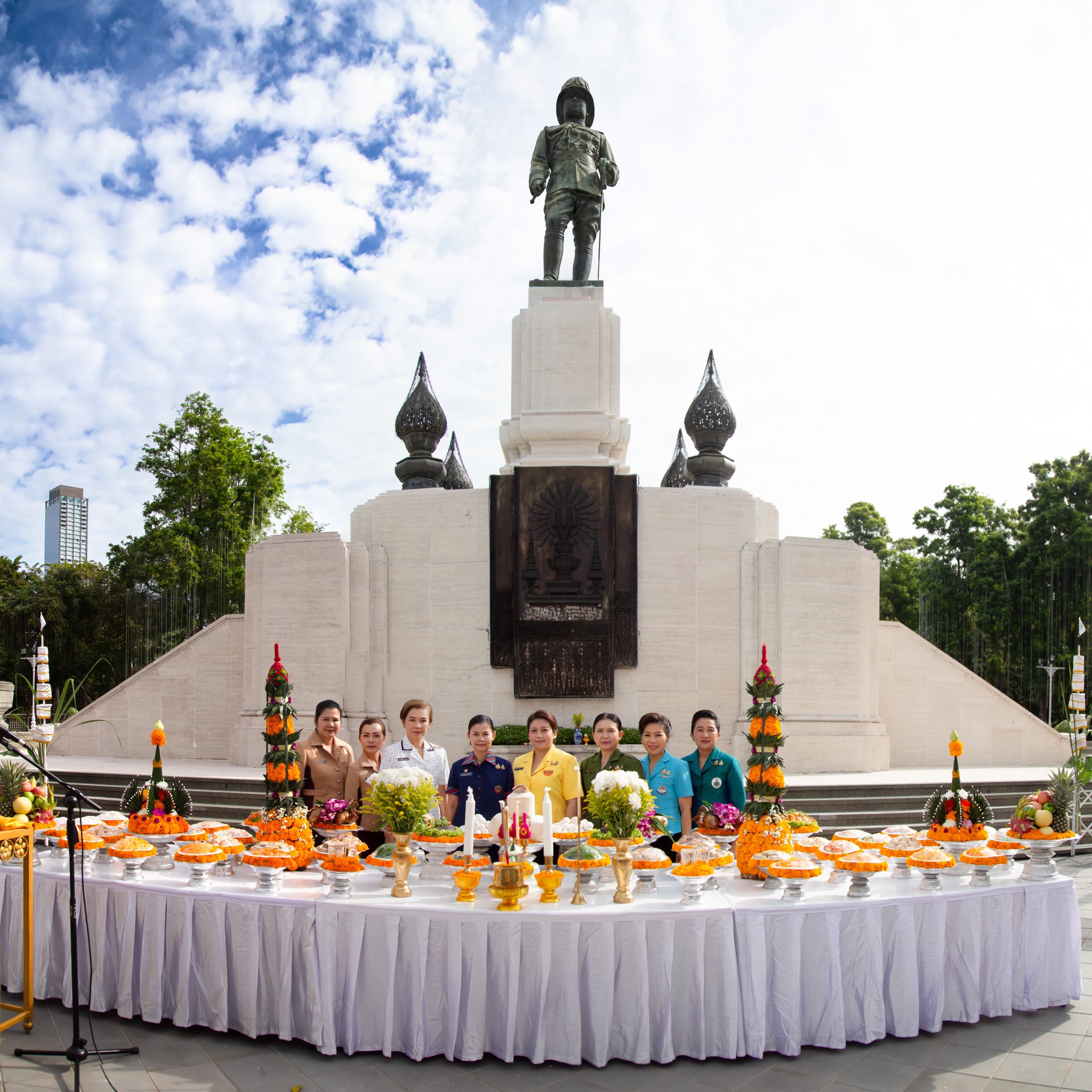 ๓๔ พิธีบวงสรวงพระบรมราชานุสรณ์พระบาทสมเด็จพระมงกุฎเกล้าเจ้าอยู่หัว รัชกาลที่ ๖ งานกาชาด ประจำปี ๒๕๖๗
