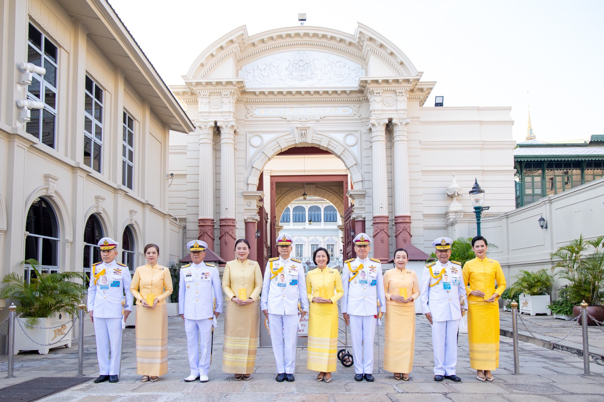 ๔๒ พิธีลงนามถวายพระพรชัยมงคล พระบาทสมเด็จพระเจ้าอยู่หัว และสมเด็จพระนางเจ้าฯ พระบรมราชินี เนื่องในโอกาสวันขึ้นปีใหม่ พุทธศักราช ๒๕๖๘