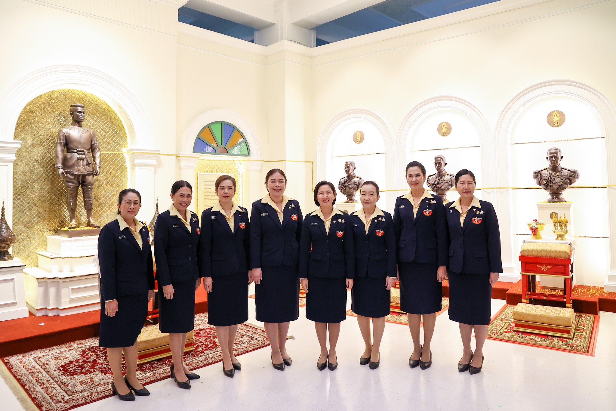 ๔๖ พิธีบวงสรวงและพิธีประดิษฐานพระบรมรูปสมเด็จพระนเรศวรมหาราช และพระรูปองค์บิดา ๓ เหล่าทัพ