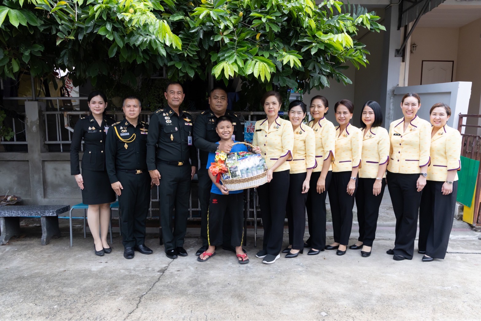 ๗๒ กิจกรรมตรวจเยี่ยมบุตรที่มีความต้องการพิเศษของกำลังพลสังกัดสำนักงานปลัดกระทรวงกลาโหม โดยโครงการสายใยรักษ์ เพื่อคนพิเศษ