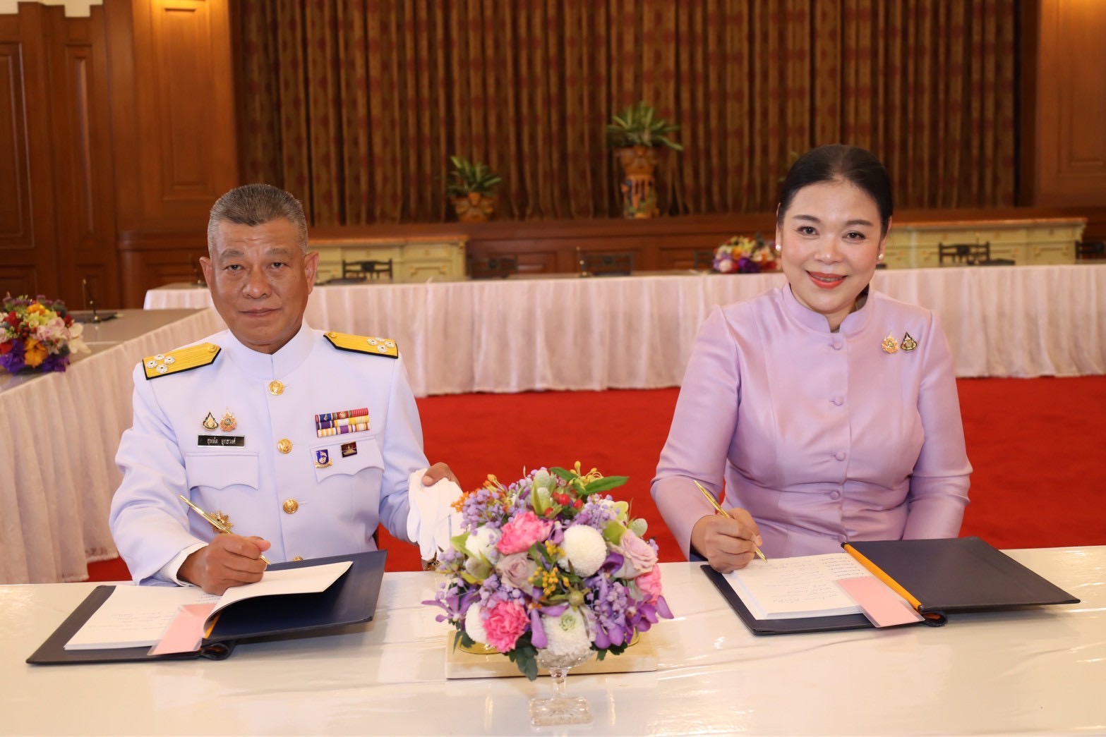 ๘๐ พิธีลงนามถวายพระพรชัยมงคล เนื่องในโอกาสวันเฉลิมพระชนมพรรษา สมเด็จพระนางเจ้าสุทิดา พัชรสุธาพิมลลักษณ พระบรมราชินี