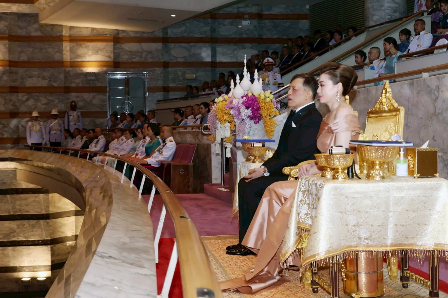 ๘๒ กาชาดคอนเสิร์ต ครั้งที่ ๕๑ "SEA OF LOVE"