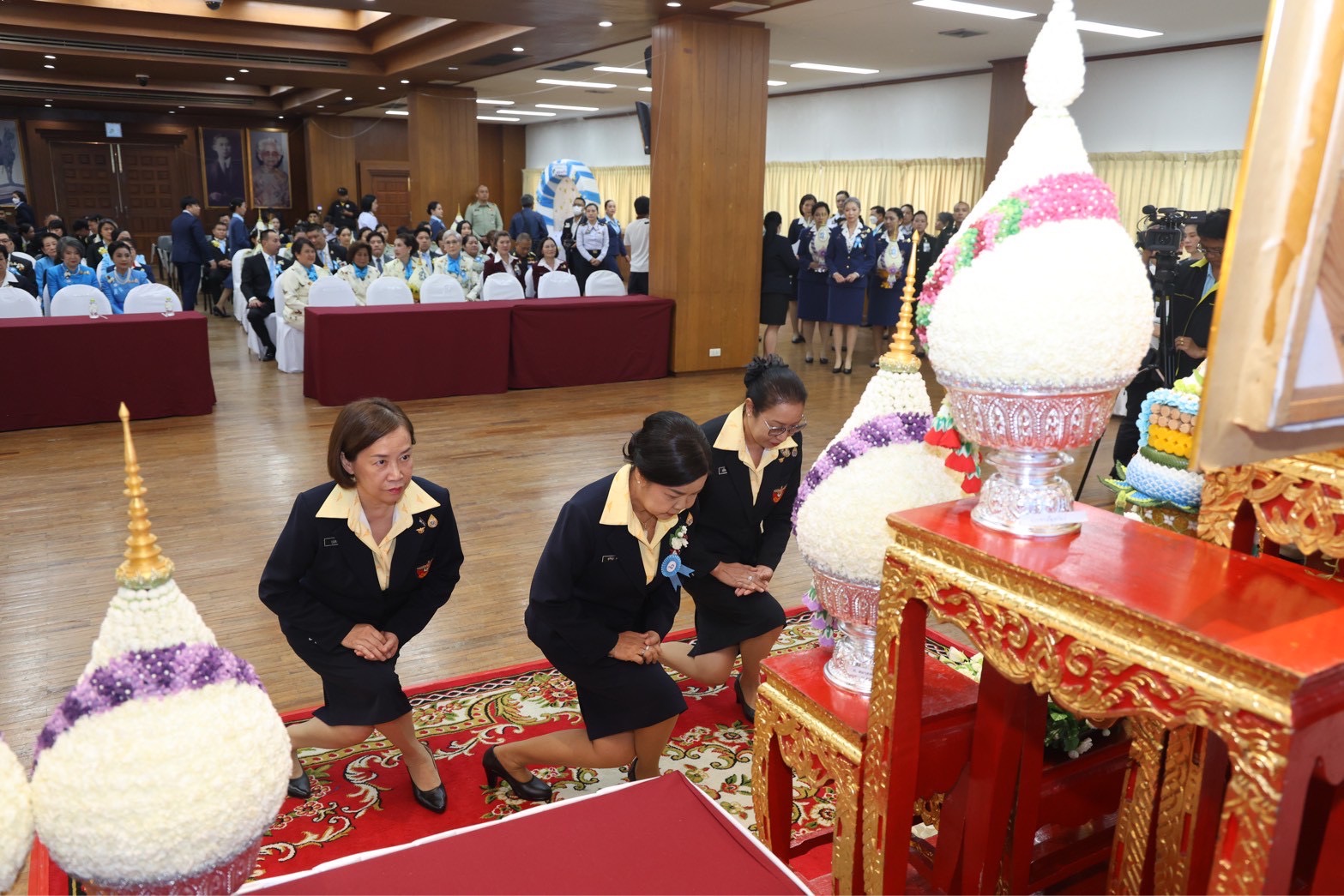 ๙๘ พิธีถวายพานพุ่มราชสักการะ แด่สมเด็จพระนางเจ้าสิริกิติ์ พระบรมราชินีนาถ พระบรมราชชนนีพันปีหลวง ในโอกาสสัปดาห์วันแม่แห่งชาติ งานวันแม่แห่งชาติ ประจำปี ๒๕๖๘