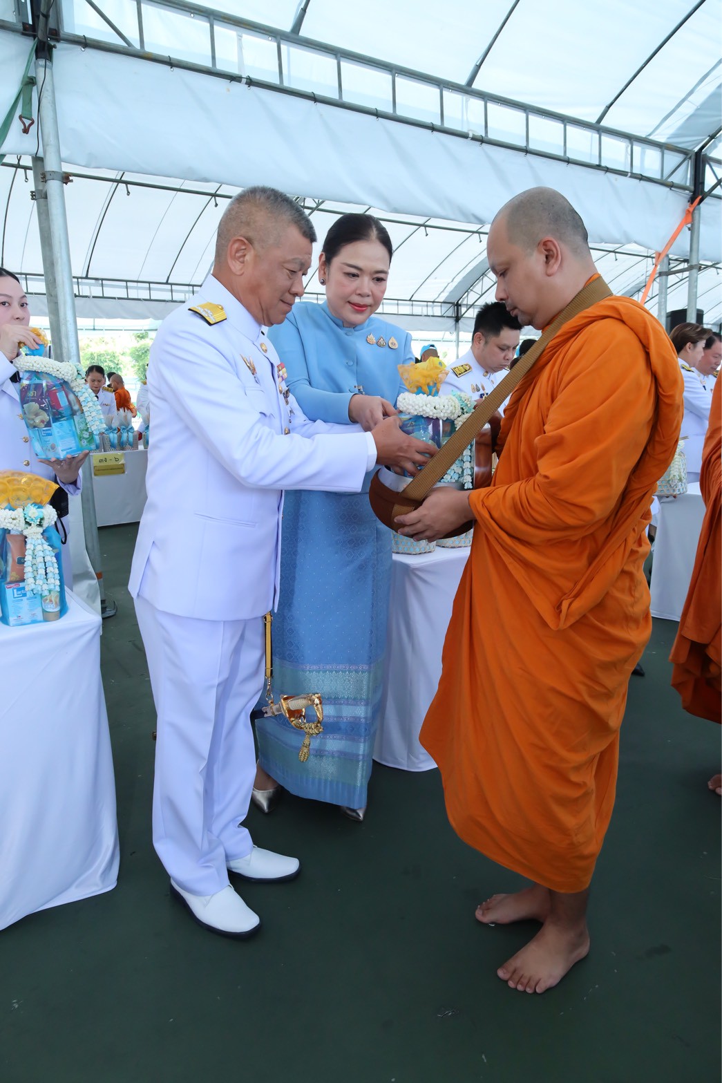 ๑๐๕ พิธีเจริญพระพุทธมนต์ และพิธีทำบุญตักบาตรถวายเป็นพระราชกุศล เนื่องในโอกาสวันเฉลิมพระชนมพรรษา สมเด็จพระนางเจ้าสิริกิติ์ พระบรมราชินีนาถ พระบรมราชชนนีพันปีหลวง ๑๒ ส.ค.๖๘