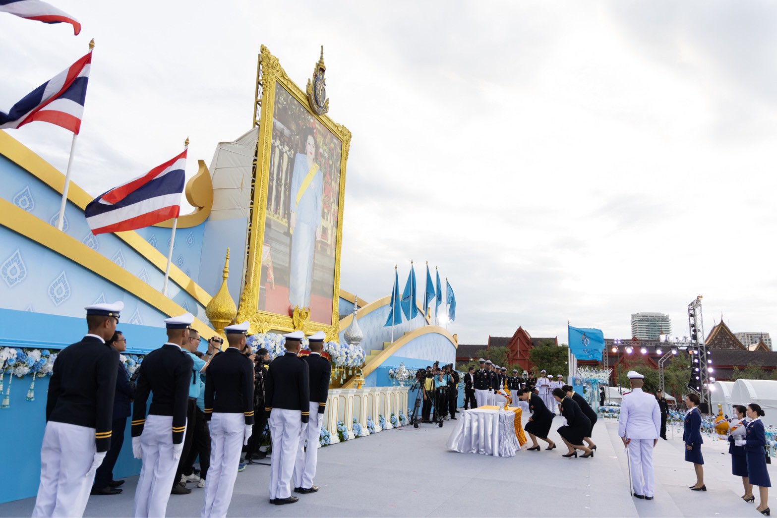 ๑๐๘ พิธีถวายเครื่องราชสักการะ วางพานพุ่ม และจุดเทียนถวายพระพรชัยมงคล เนื่องในโอกาสวันเฉลิมพระชนมพรรษาสมเด็จพระนางเจ้าสิริกิติ์ พระบรมราชินีนาถ พระบรมราชชนนีพันปีหลวง ๑๒ ส.ค.๖๘
