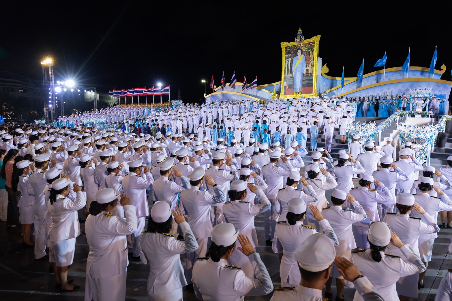 ๑๐๘ พิธีถวายเครื่องราชสักการะ วางพานพุ่ม และจุดเทียนถวายพระพรชัยมงคล เนื่องในโอกาสวันเฉลิมพระชนมพรรษาสมเด็จพระนางเจ้าสิริกิติ์ พระบรมราชินีนาถ พระบรมราชชนนีพันปีหลวง ๑๒ ส.ค.๖๘