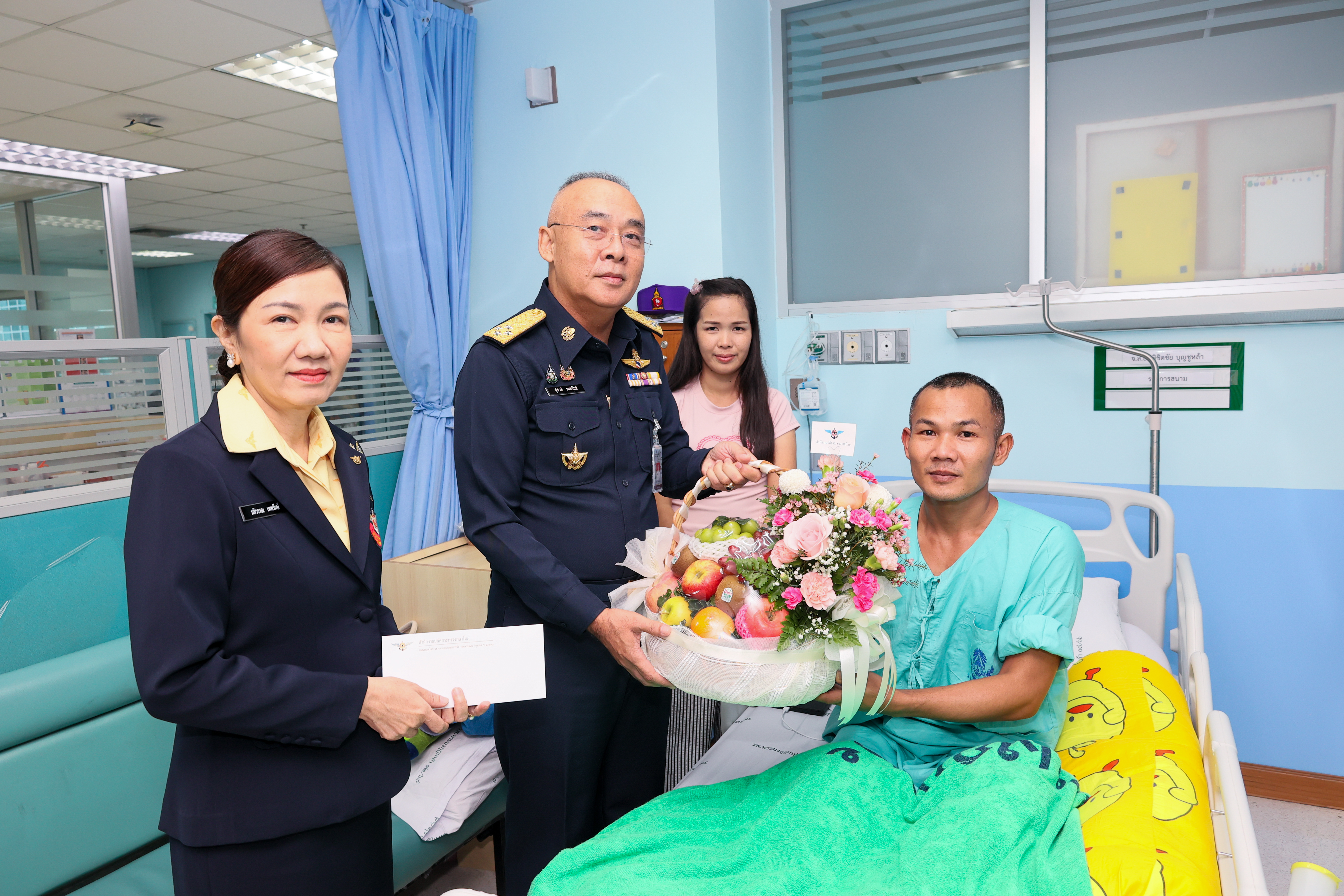 ๐๒ กิจกรรมเยี่ยมบำรุงขวัญกำลังพลที่ได้รับบาดเจ็บจากสถานการณ์กรณีพิพาทชายแดนไทย - กัมพูชา