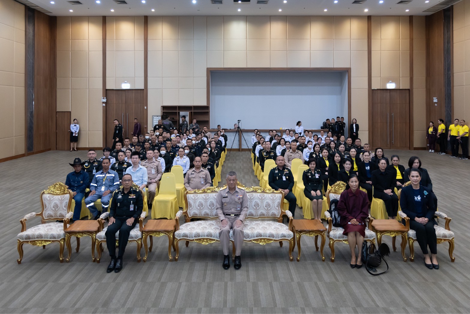 ๑๑๐ กิจกรรมการเสวนาและการบรรยายเชิงวิชาการ เรื่อง เทคโนโลยีการเกษตรอัจฉริยะ และกิจกรรมตลาดนัดพอเพียง โดยโครงการครอบครัวพอเพียง สคภ.สป.