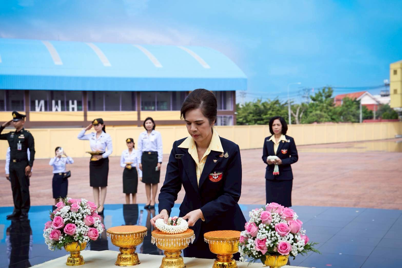 ๐๖ พิธีสักการะสิ่งศักดิ์สิทธิ์ เนื่องในโอกาสเข้ารับตำแหน่งใหม่ของคณะกรรมการบริหารสมาคมภริยาข้าราชการสำนักงานปลัดกระทรวงกลาโหม ประจำปีงบประมาณ พ.ศ.๒๕๖๙