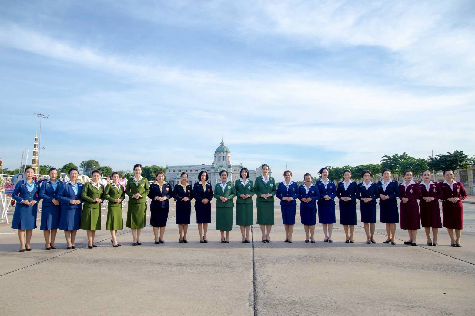 ๐๙ พิธีวางพวงมาลาถวายราชสักการะพระบรมราชานุสรณ์ พระบาทสมเด็จพระจุลจอมเกล้าเจ้าอยู่หัว เนื่องในวันปิยมหาราช