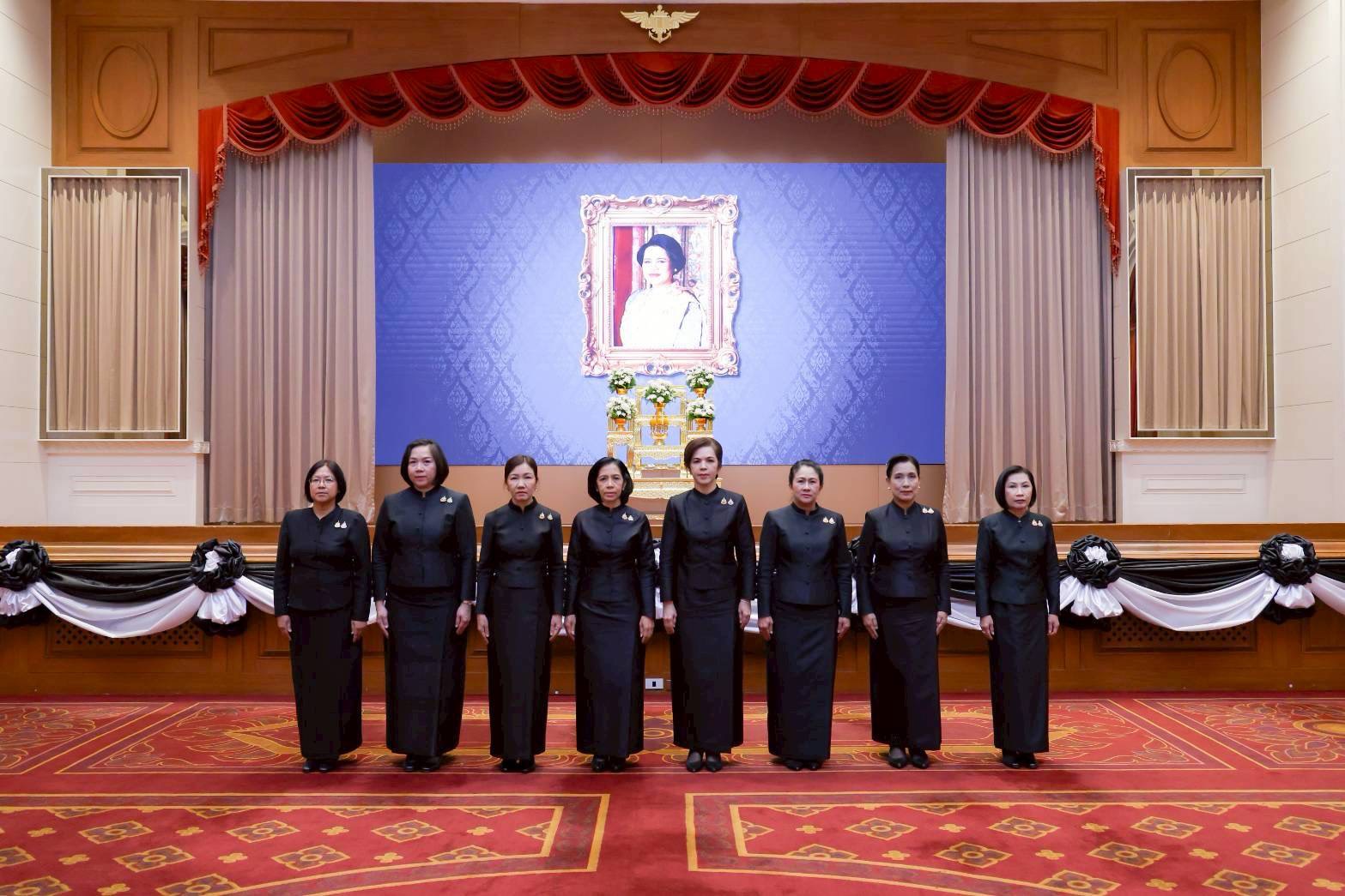 ๑๐ พิธีลงนามถวายความอาลัยสมเด็จพระนางเจ้าสิริกิติ์ พระบรมราชินีนาถ พระบรมราชชนนีพันปีหลวง