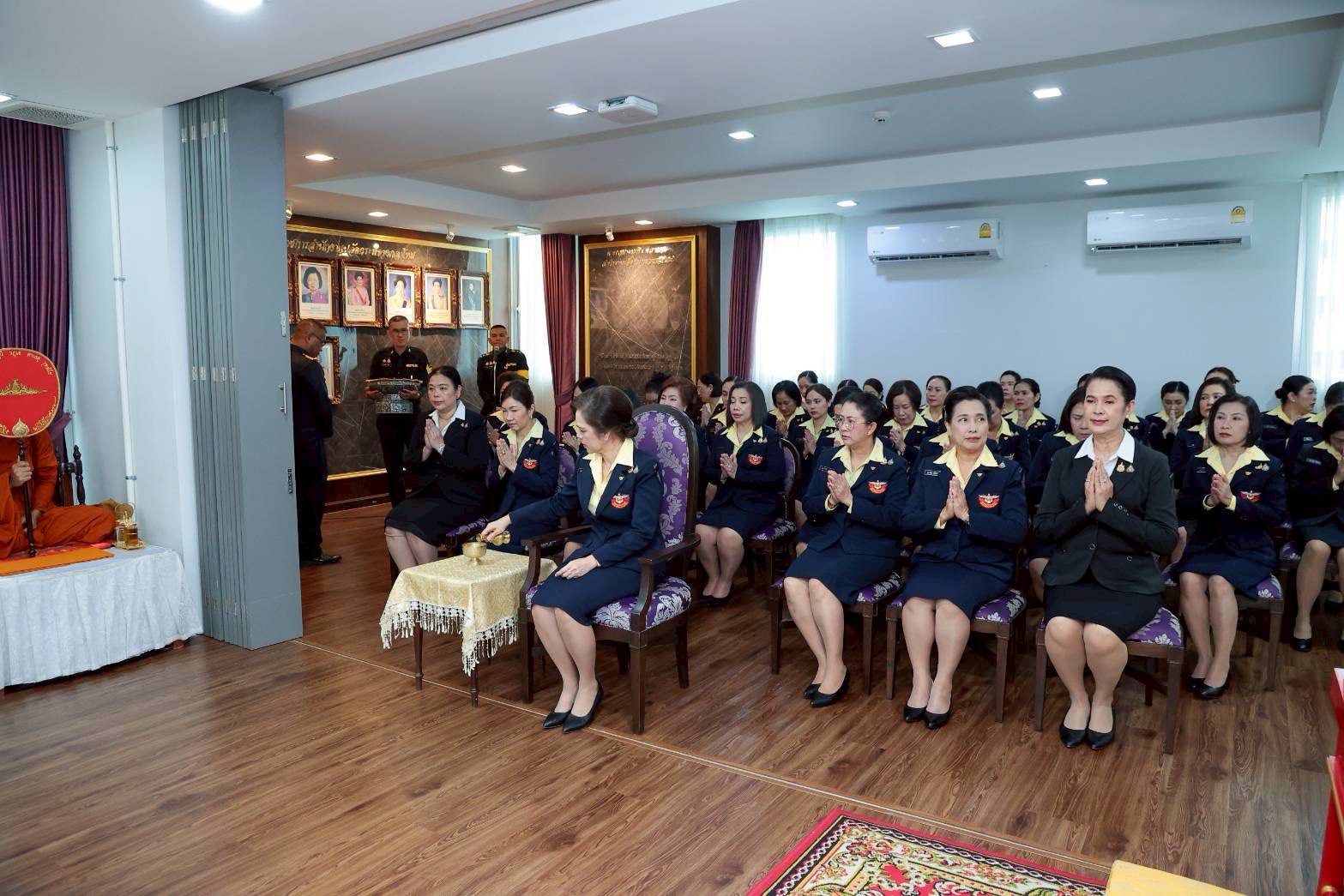 ๑๓ พิธีบำเพ็ญกุศลและแสดงความอาลัยถวายเป็นพระราชกุศลเแด่สมเด็จพระนางเจ้าสิริกิติ์ พระบรมราชินีนาถ พระบรมราชชนนีพันปีหลวง ในวาระครบ ๑๕ วัน “ปัณรสมวาร”