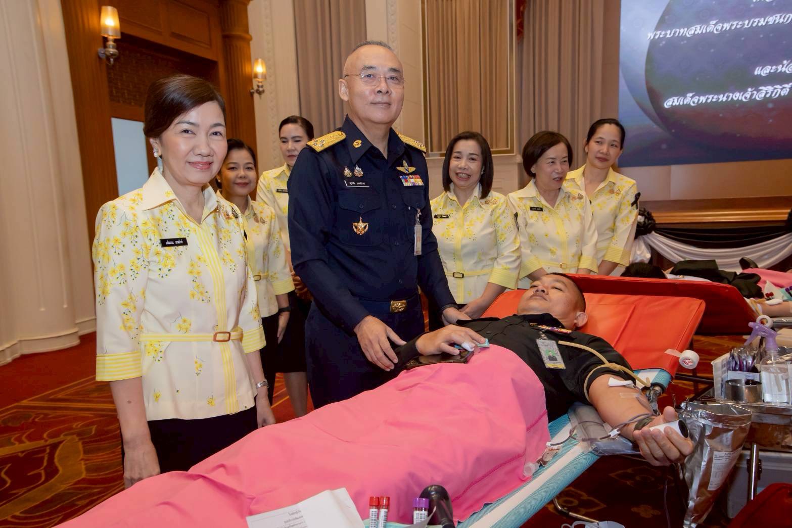 ๑๖ กิจกรรมบริจาคโลหิตถวายเป็นพระราชกุศลเนื่องในวันคล้ายวันพระบรมราชสมภพ พระบาทสมเด็จพระบรมชนกาธิเบศร มหาภูมิพลอดุลยเดชมหาราชบรมนาถบพิตร (๕ ธ.ค.๖๘) และน้อมรำลึกในพระมหากรุณาธิคุณ สมเด็จพระนางเจ้าสิริกิติ์ พระบรมราชินีนาถ พระบรมราชชนนีพันปีหลวง