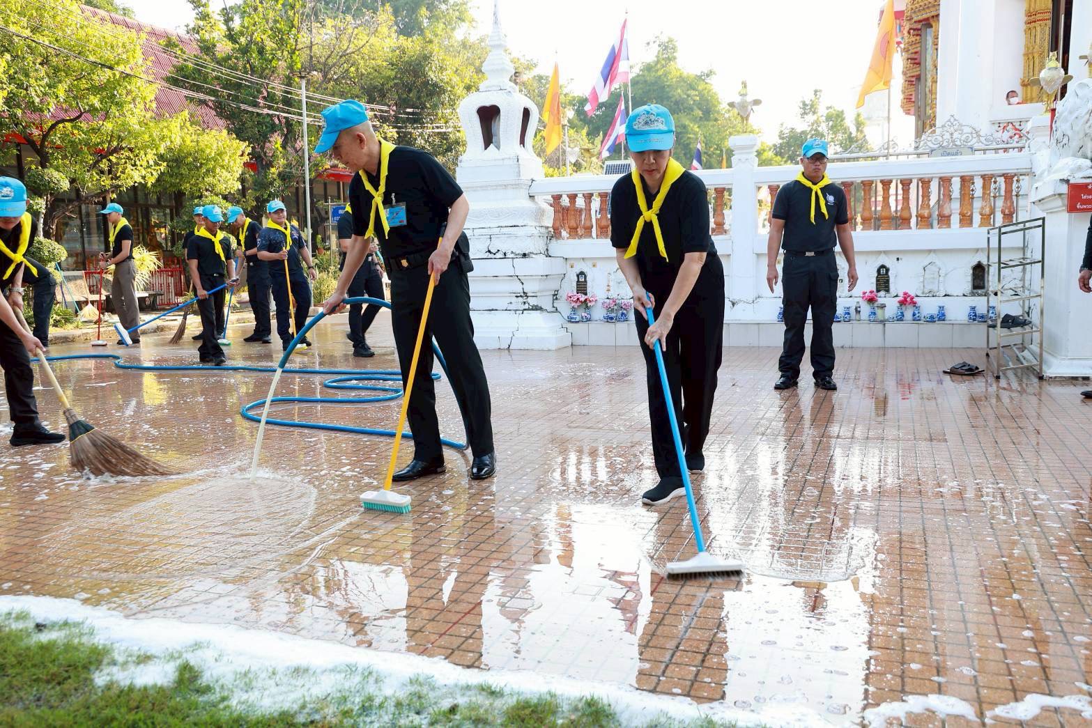 ๒๑ สมาคมภริยาข้าราชการสำนักงานปลัดกระทรวงกลาโหม ร่วมกิจกรรมจิตอาสาพระราชทาน เนื่องในวันคล้ายวันพระบรมราชสมภพพระบาทสมเด็จพระบรมชนกาธิเบศร มหาภูมิพลอดุลยเดชมหาราช บรมนาถบพิตร (๕ ธ.ค.๖๘)