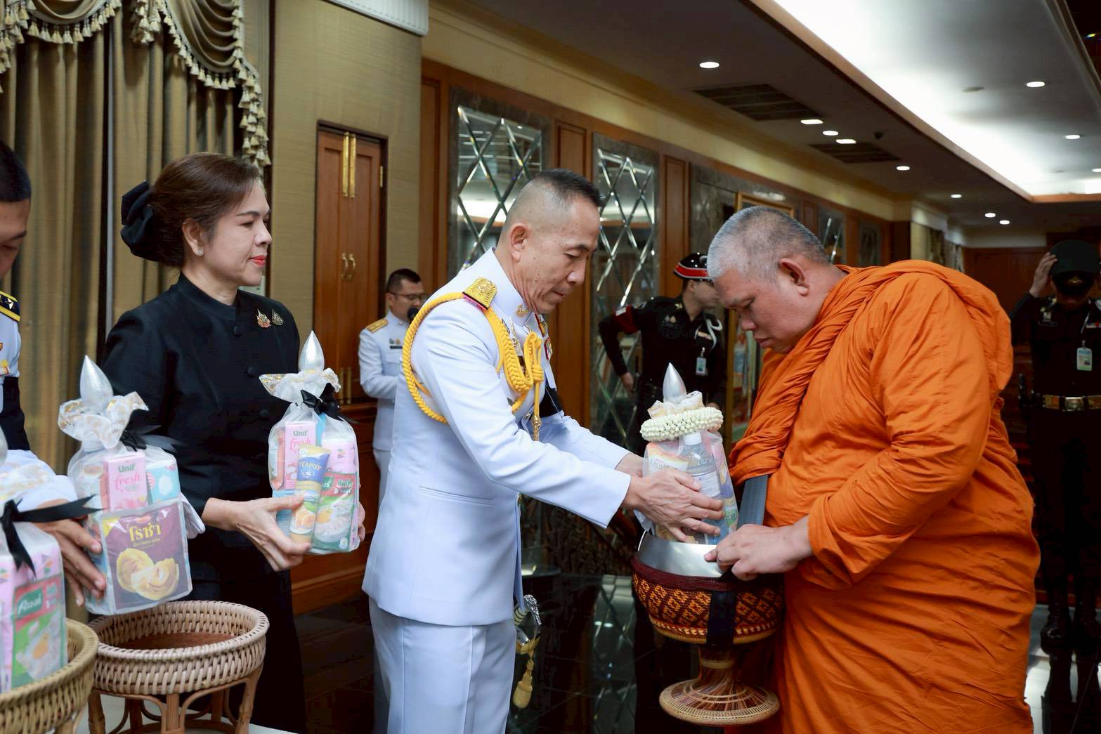 ๓๕ พิธีบำเพ็ญกุศลสตมวาร เพื่อถวายเป็นพระราชกุศลแด่สมเด็จพระนางเจ้าสิริกิติ์ พระบรมราชินีนาถ พระบรมราชชนนีพันปีหลวง ในวาระครบ ๑๐๐ วัน แห่งการสวรรคต