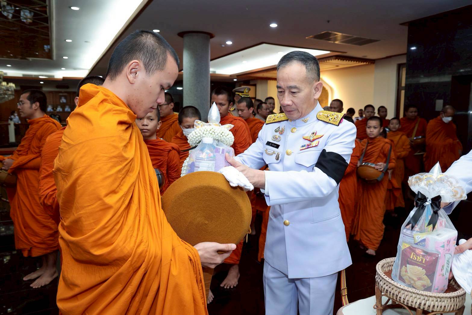 ๓๕ พิธีบำเพ็ญกุศลสตมวาร เพื่อถวายเป็นพระราชกุศลแด่สมเด็จพระนางเจ้าสิริกิติ์ พระบรมราชินีนาถ พระบรมราชชนนีพันปีหลวง ในวาระครบ ๑๐๐ วัน แห่งการสวรรคต