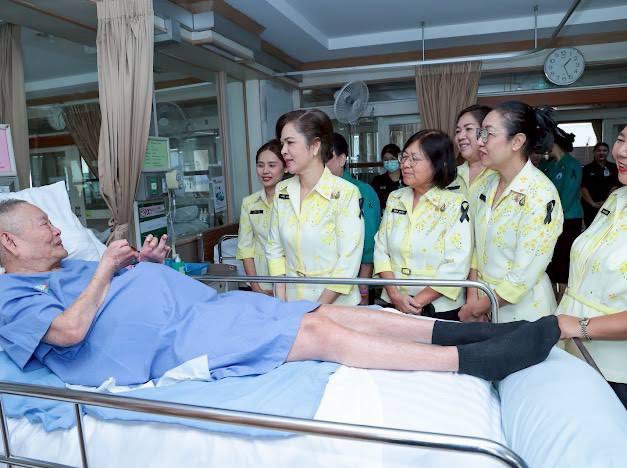 ๓๗ กิจกรรมเยี่ยมบำรุงขวัญทหารผ่านศึกที่เจ็บป่วยและได้รับบาดเจ็บจากการปฏิบัติหน้าที่